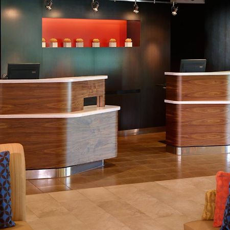 Courtyard By Marriott Lexington North Hotel Interior photo