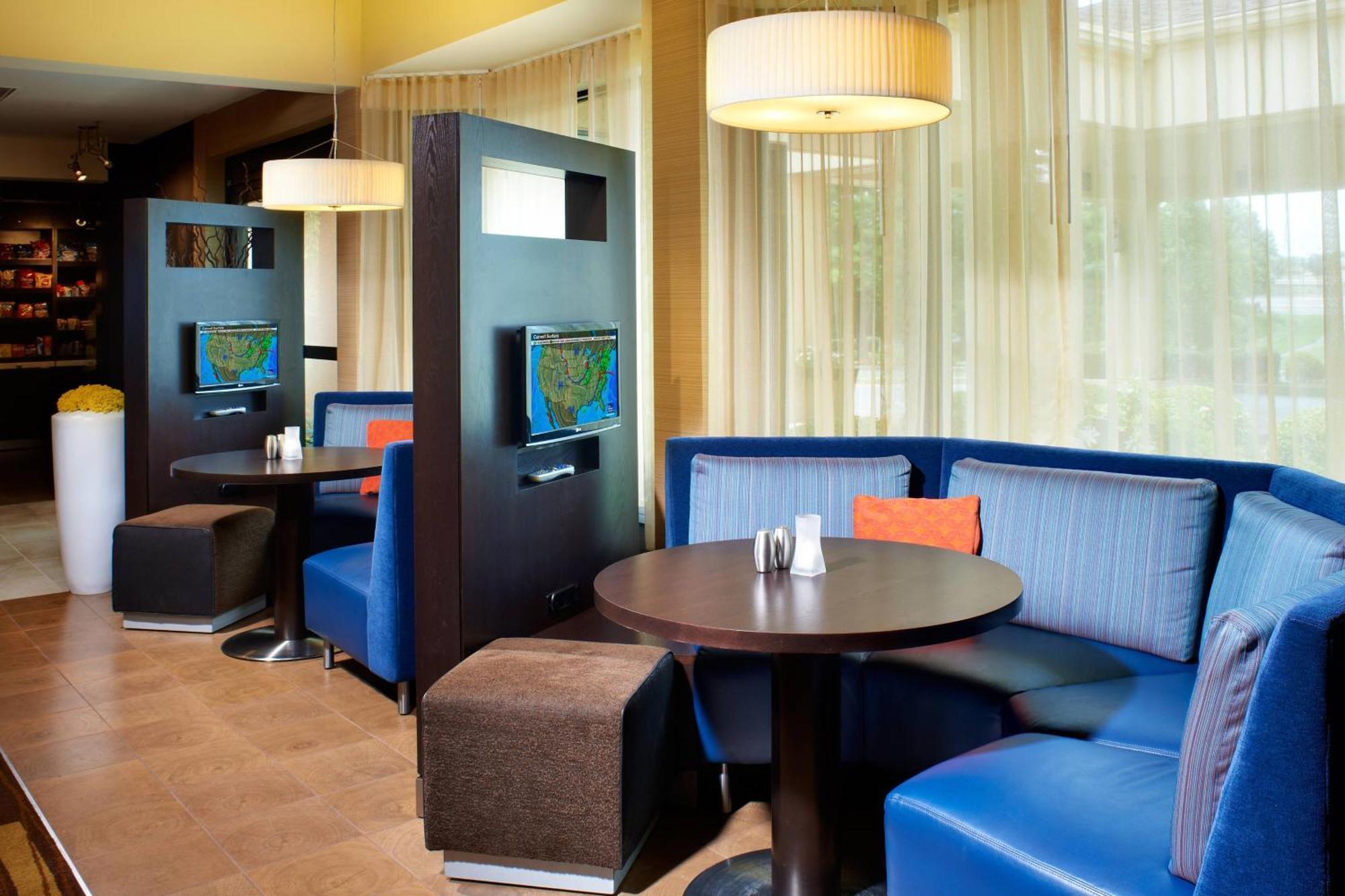 Courtyard By Marriott Lexington North Hotel Restaurant photo