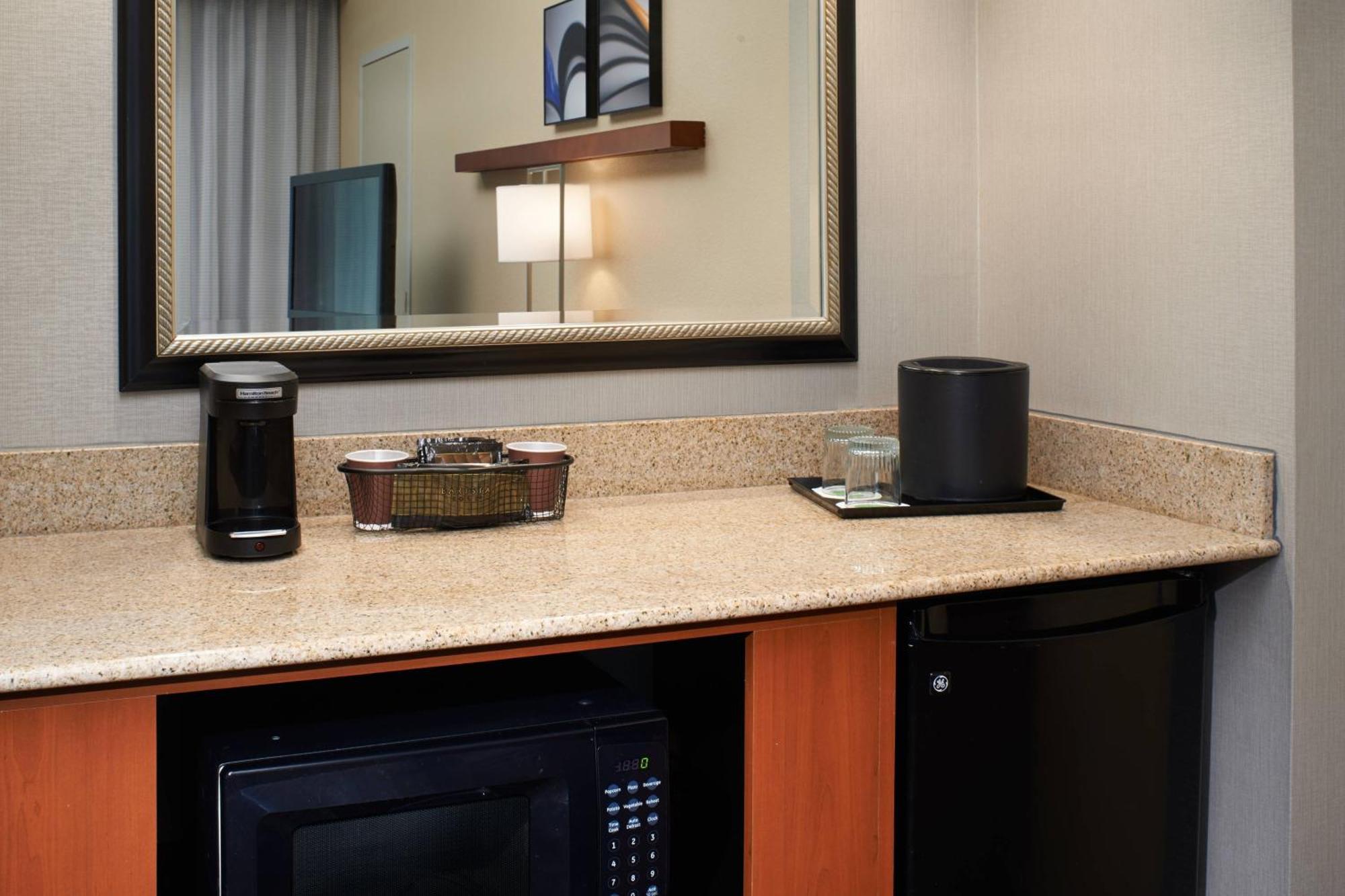 Courtyard By Marriott Lexington North Hotel Exterior photo