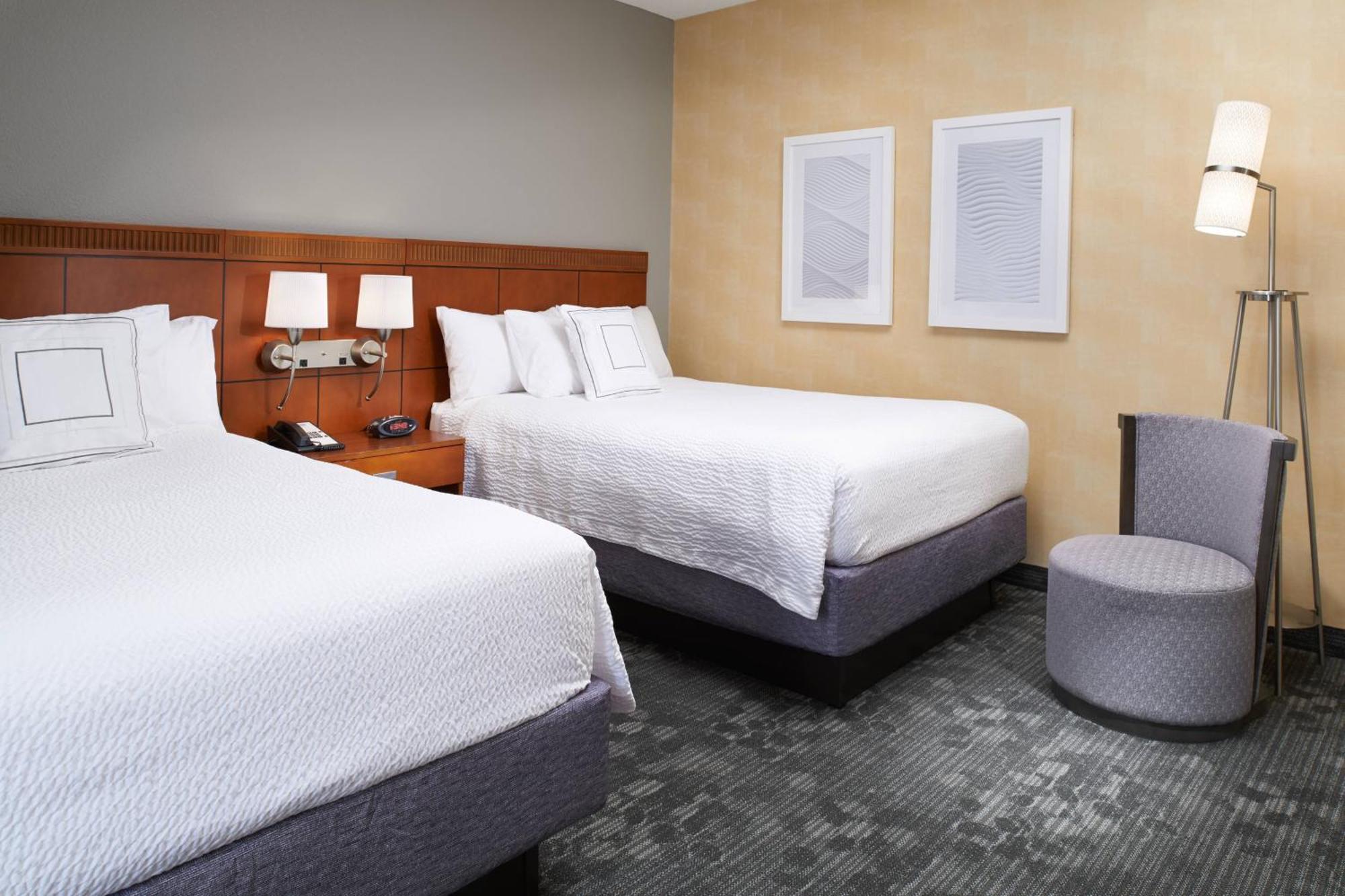 Courtyard By Marriott Lexington North Hotel Exterior photo