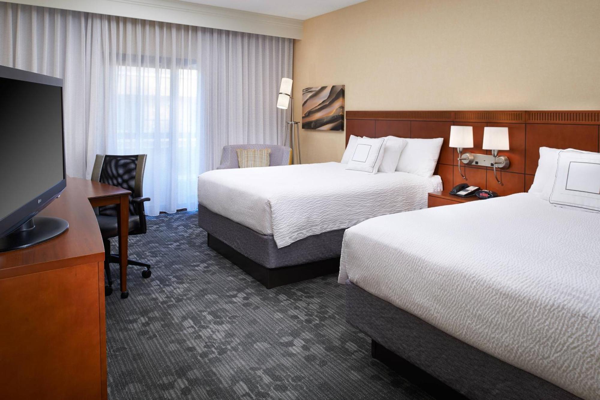 Courtyard By Marriott Lexington North Hotel Exterior photo