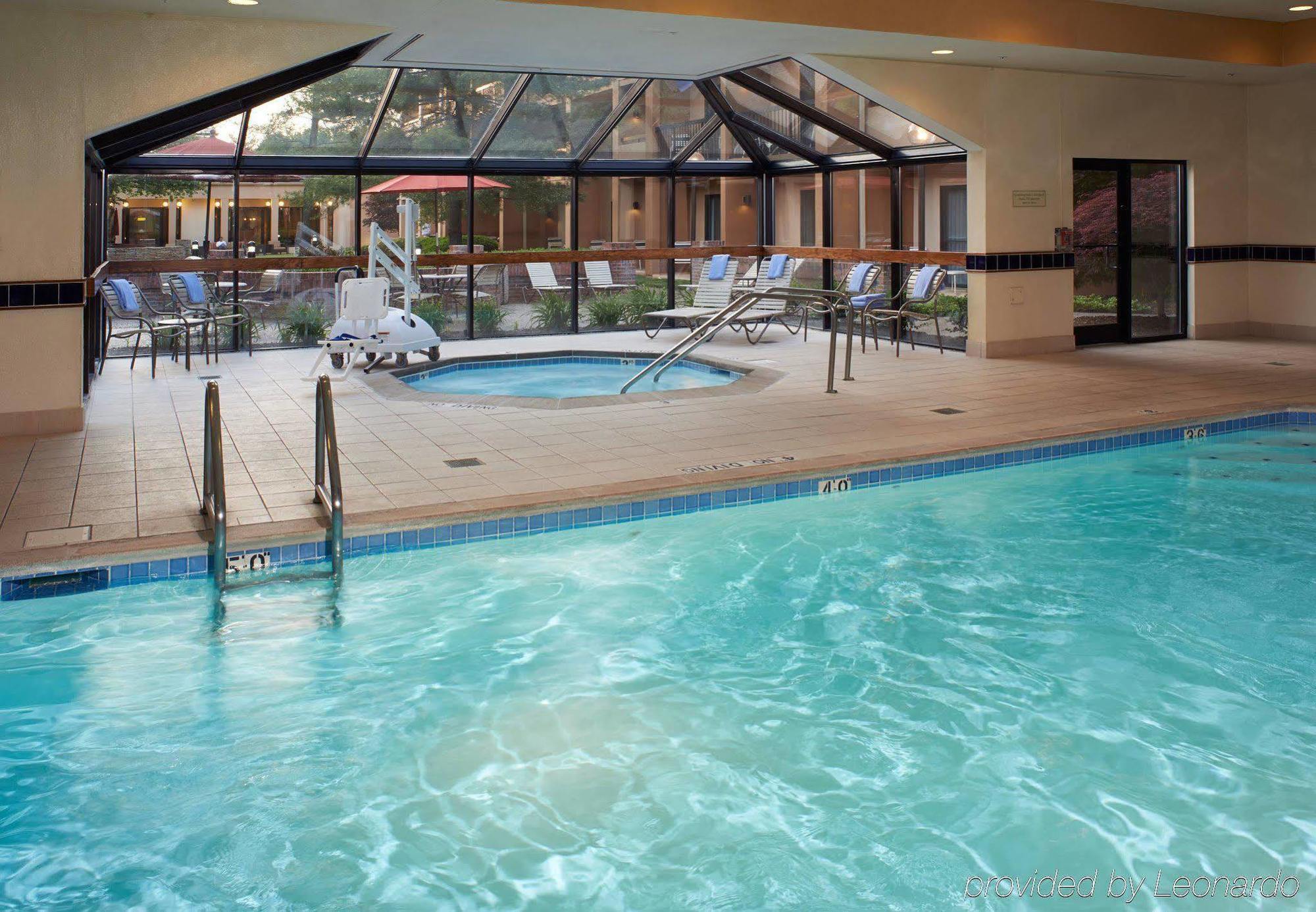 Courtyard By Marriott Lexington North Hotel Exterior photo