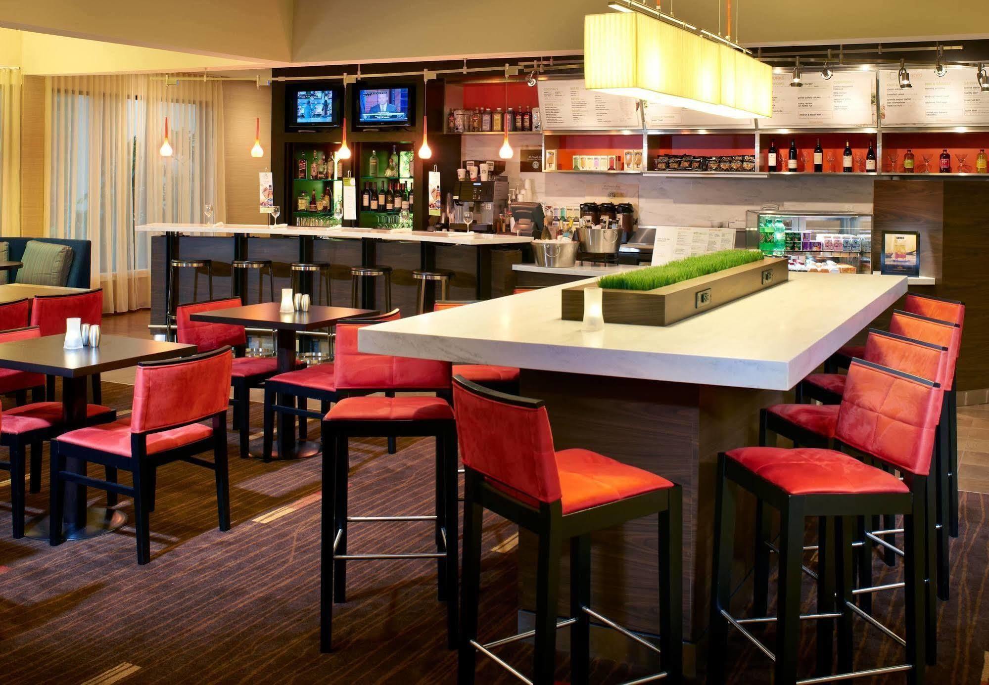 Courtyard By Marriott Lexington North Hotel Exterior photo